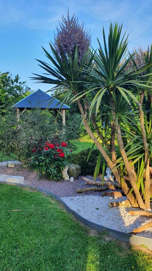 Bed and Breakfast Le Coup De Foudre Le Molay-Littry Exterior foto